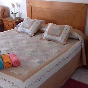 apartamentos-playa-honda.in-canary-islands.com/